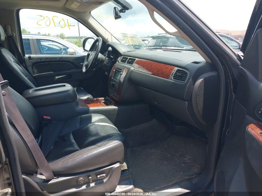 AtlanticExpress - Chevrolet Suburban 1500