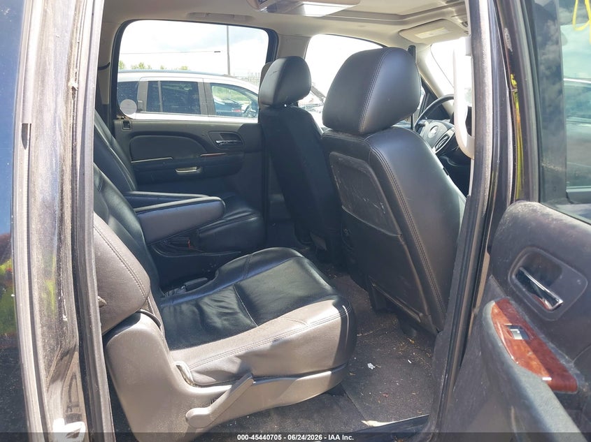 AtlanticExpress - Chevrolet Suburban 1500