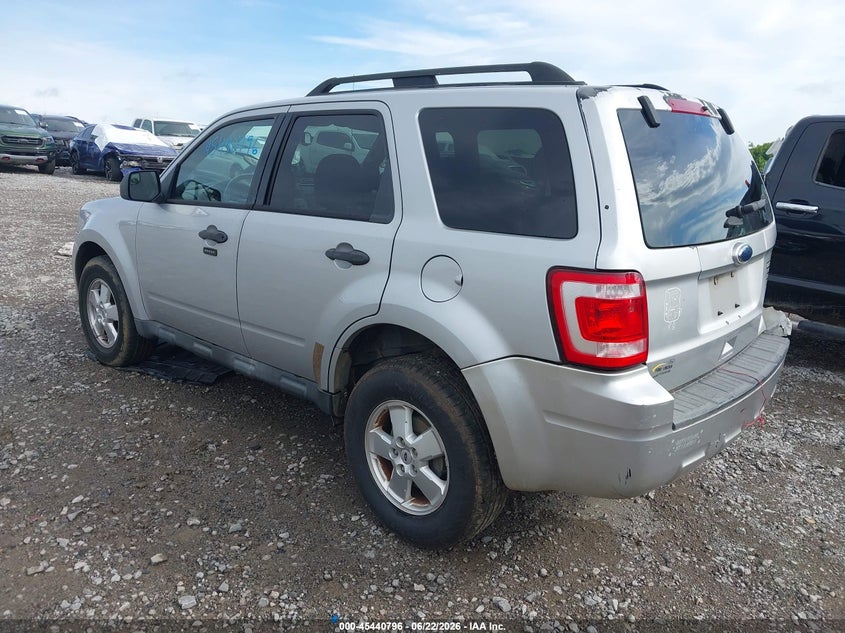 2011 FORD ESCAPE auction photo 3