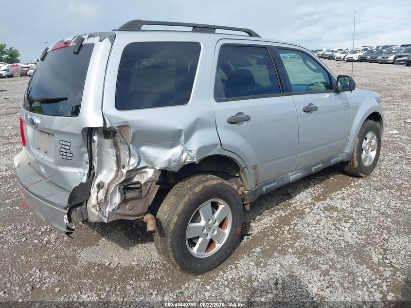 2011 FORD ESCAPE auction photo 4