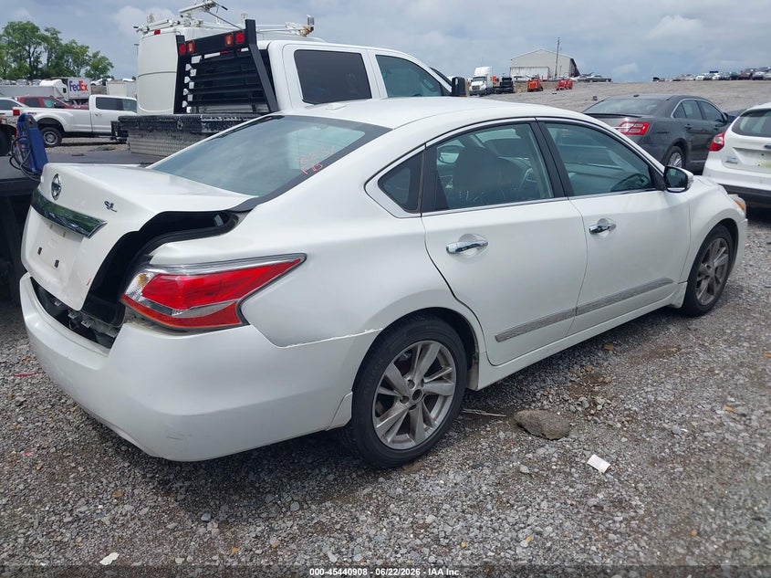 2015 NISSAN ALTIMA auction photo 4