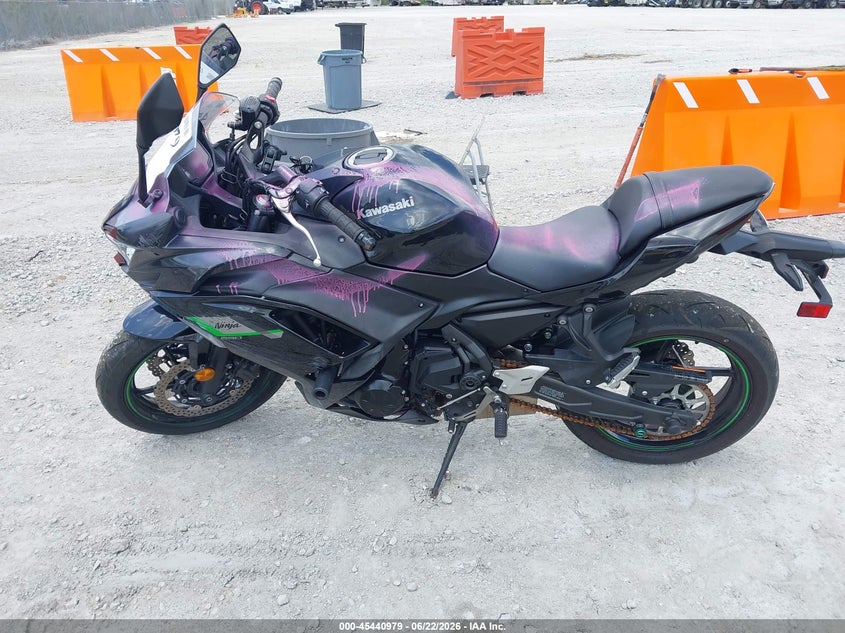 2025 Kawasaki Ex650 R VIN: ML5EXER19SDAF9546 Lot: 45440979