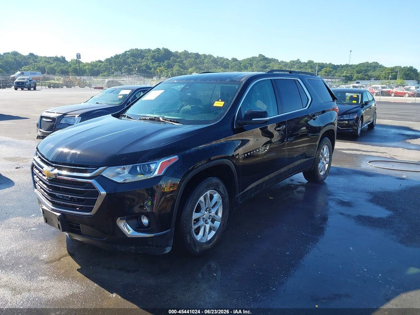 2021 Chevrolet Traverse Awd Lt Cloth, Удар сзади, IAAI, VIN 1GNEVGKW5MJ188717 — фото 2