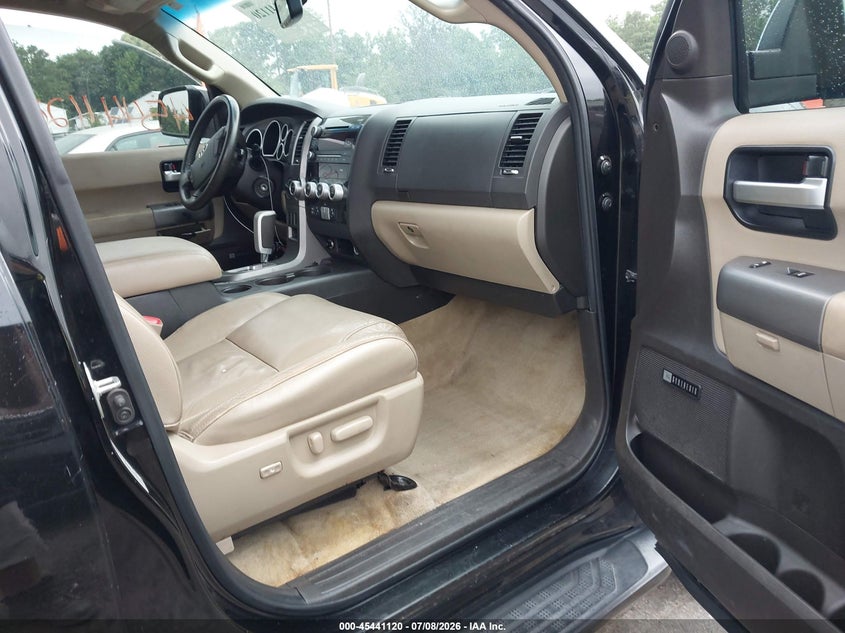 2010 TOYOTA SEQUOIA auction photo 5