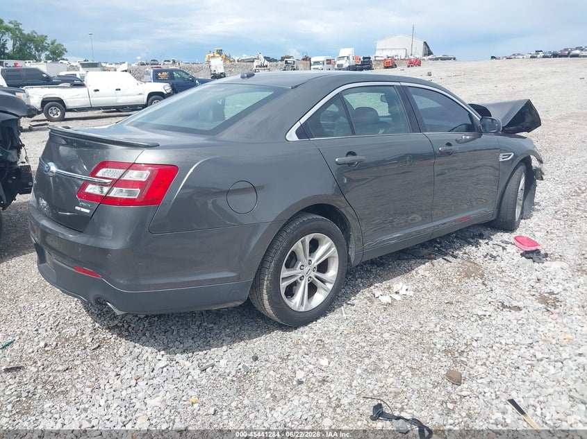 2016 FORD TAURUS auction photo 4