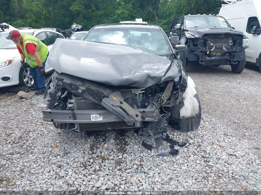 2016 FORD TAURUS auction photo 6