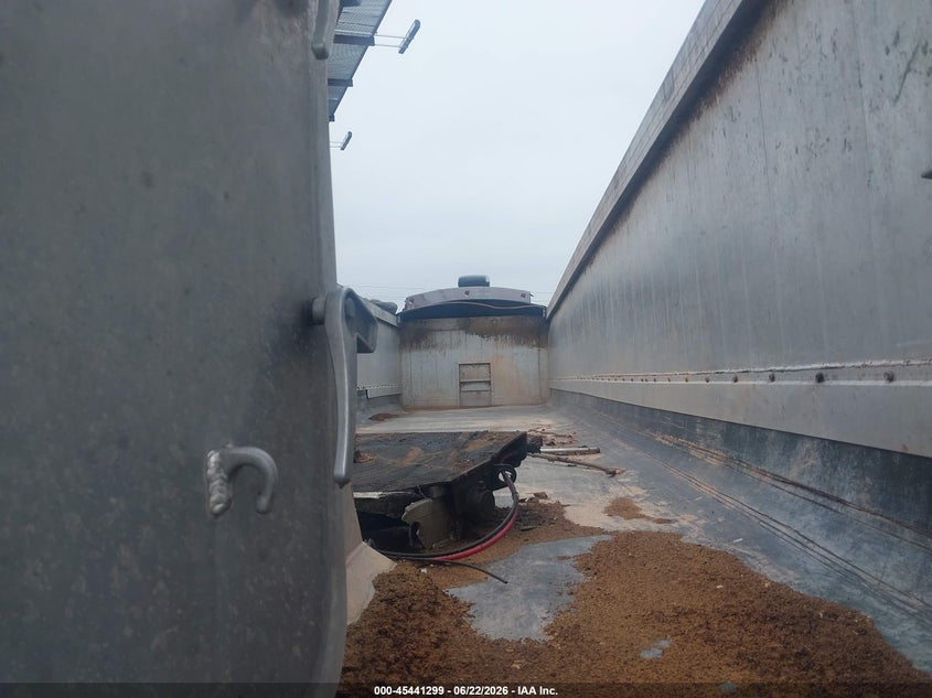 2011 MAC TRAILER MFG END DUMP auction photo 7