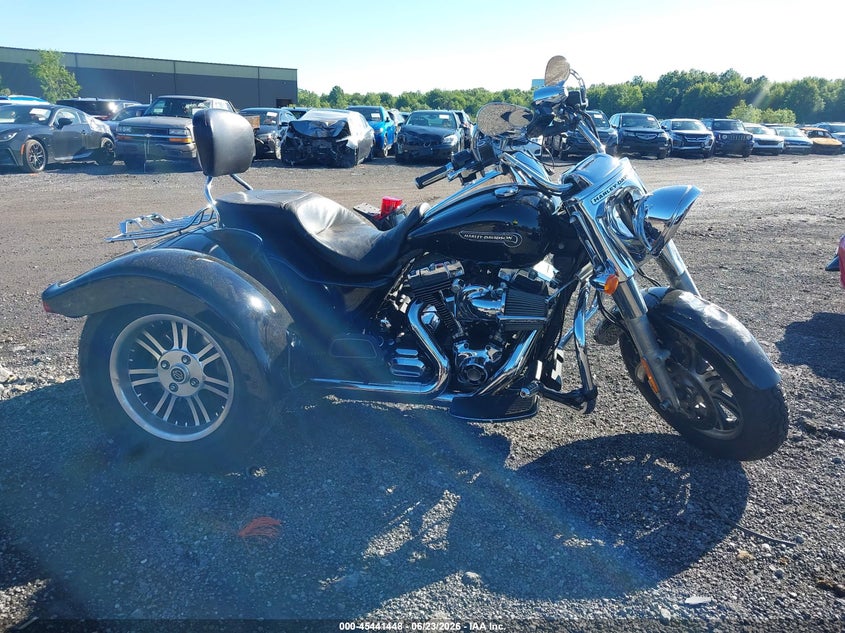 2015 Harley-Davidson Flrt Free Wheeler VIN: 1HD1MCM14FB850643 Lot: 45441448