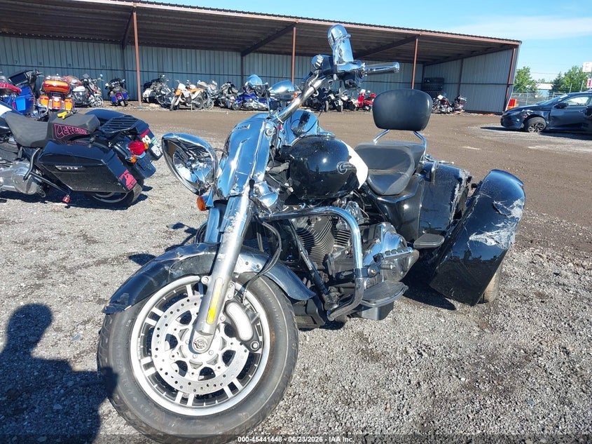 2015 HARLEY-DAVIDSON FREEWHEELER MOTO 2
