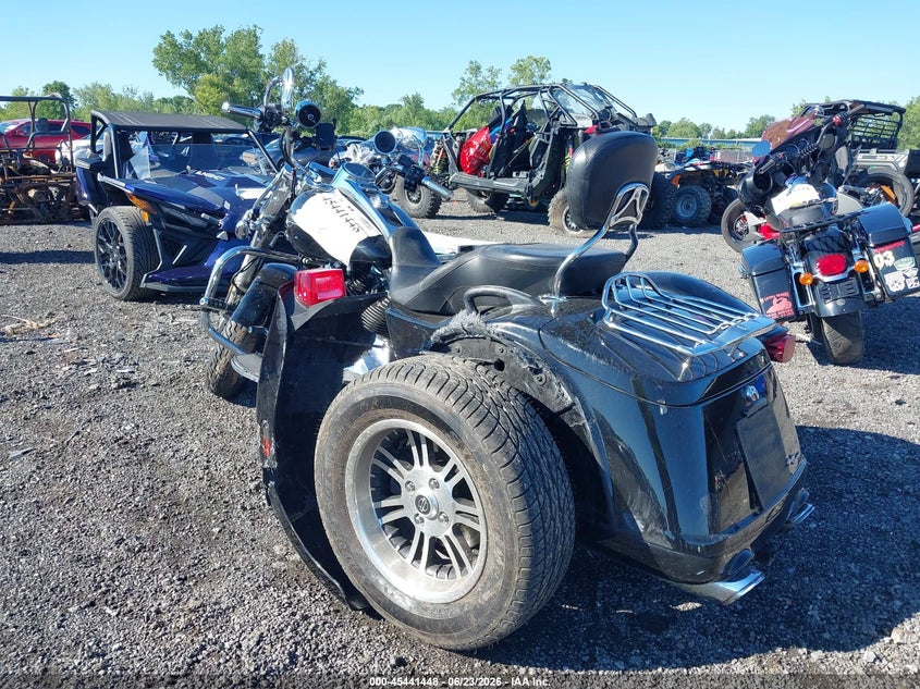2015 HARLEY-DAVIDSON FREEWHEELER MOTO 2