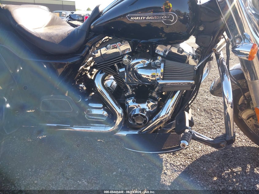 2015 Harley-Davidson Flrt Free Wheeler VIN: 1HD1MCM14FB850643 Lot: 45441448