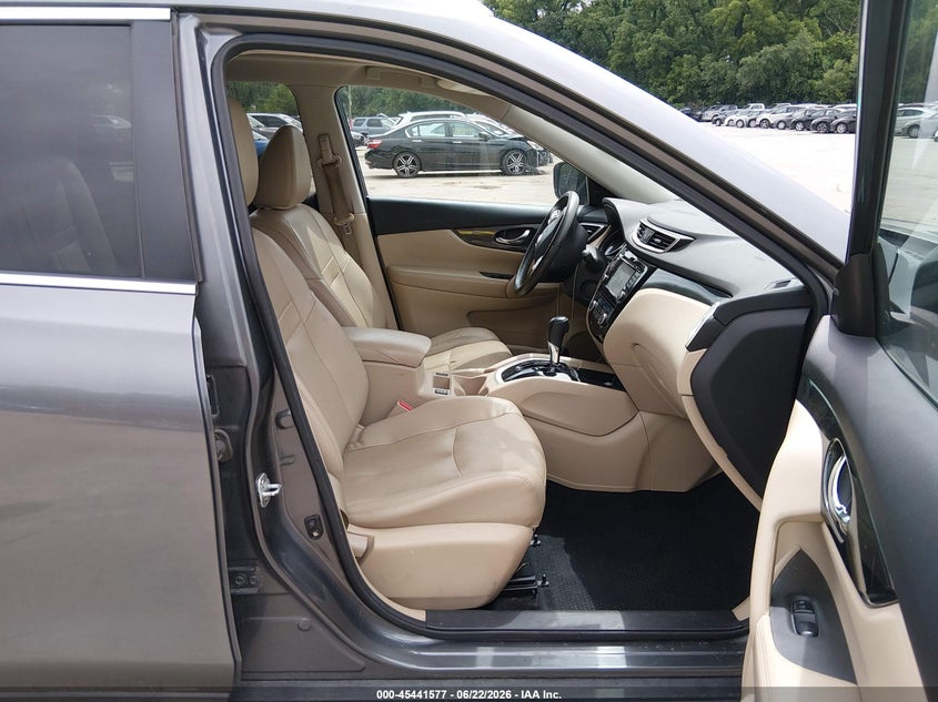 2016 NISSAN ROGUE auction photo 5