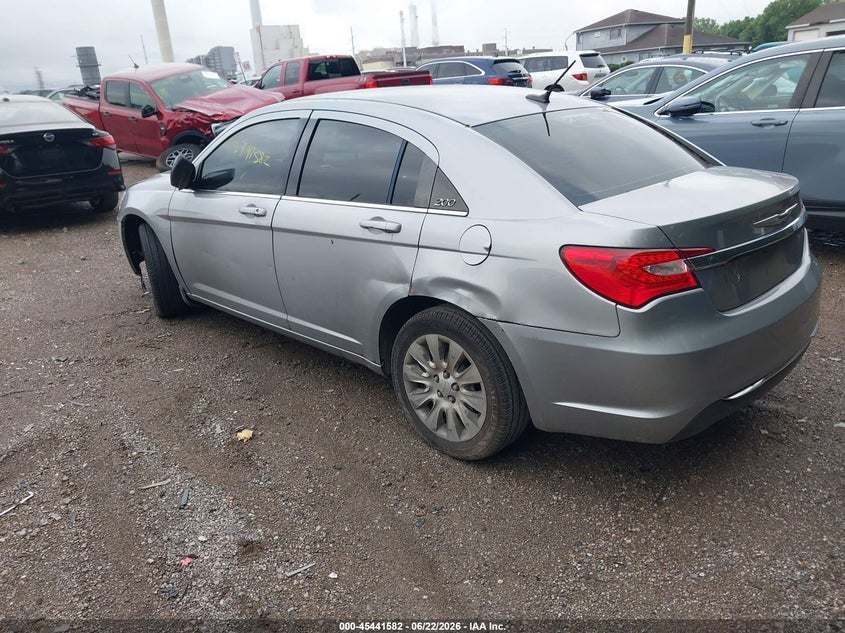 2013 CHRYSLER 200 auction photo 3