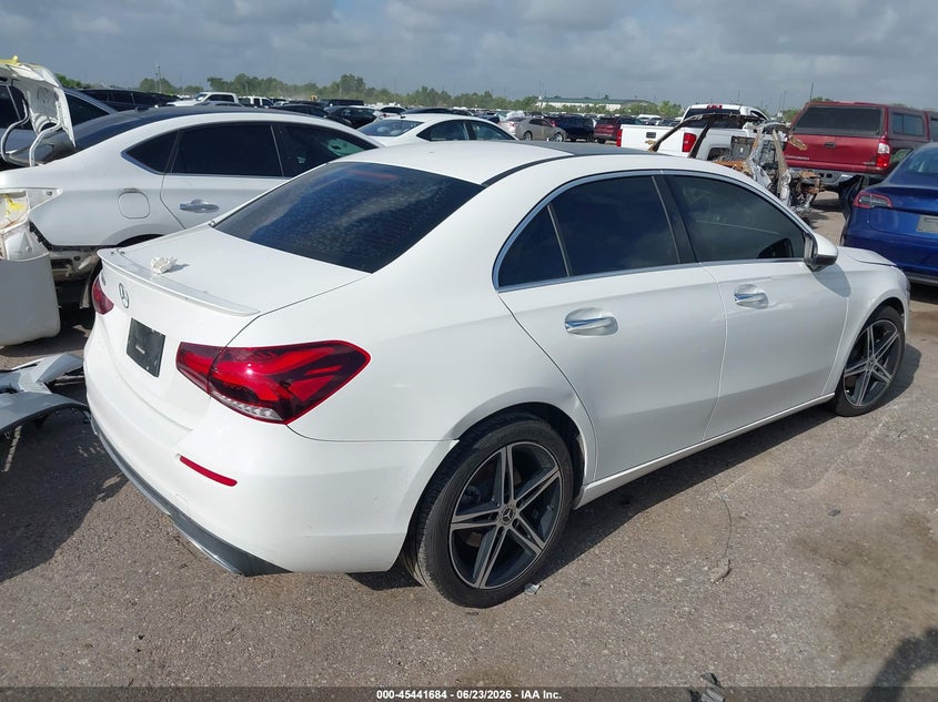 Vin: w1k3g4eb9lj232028, lot: 45939793, mercedes-benz a 220 20204