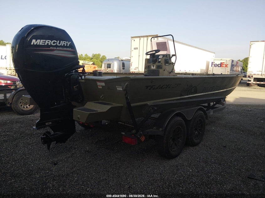 2018 TRACKER 21' auction photo 4