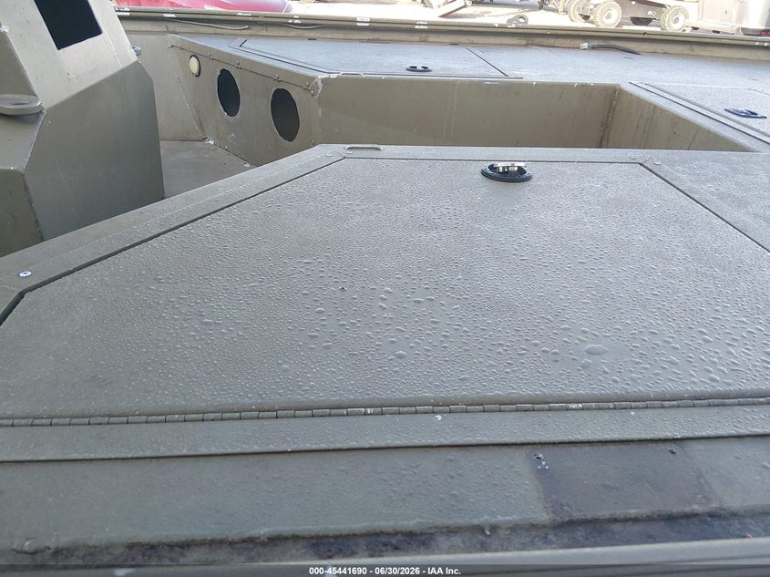 2018 TRACKER 21' auction photo 5