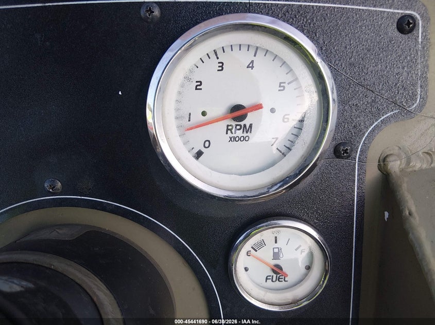 2018 TRACKER 21' auction photo 7
