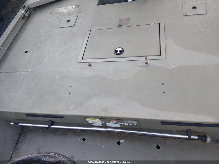 2018 TRACKER 21' auction photo 8