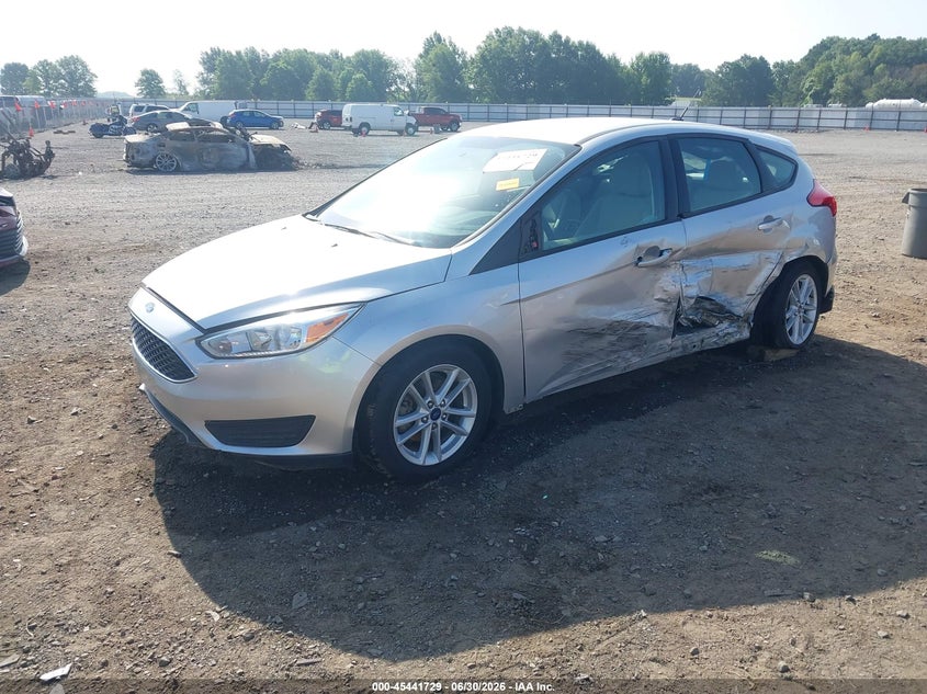 Vin: 1fadp3k27hl265107, lot: 45939838, ford focus se 20172