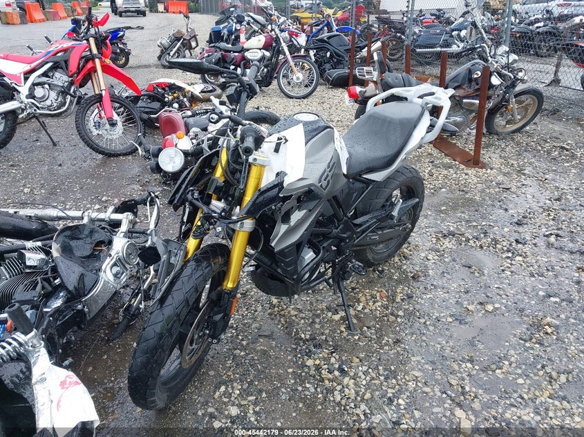 2019 BMW G310 auction photo 2