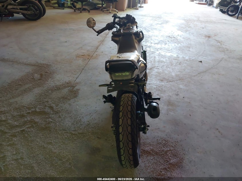 2020 HUSQVARNA VITPILEN 401/SVARTPILEN 401 auction photo 6