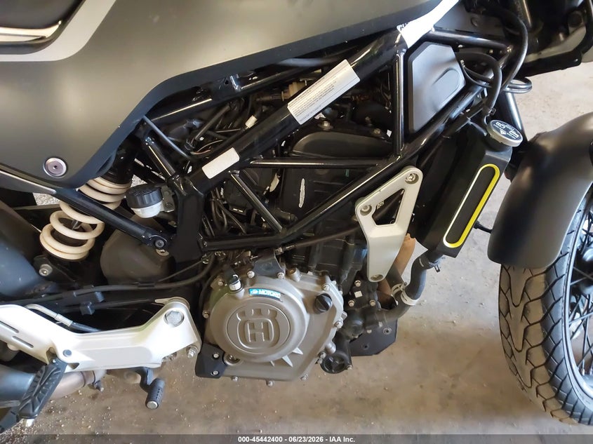 2020 HUSQVARNA VITPILEN 401/SVARTPILEN 401 auction photo 8