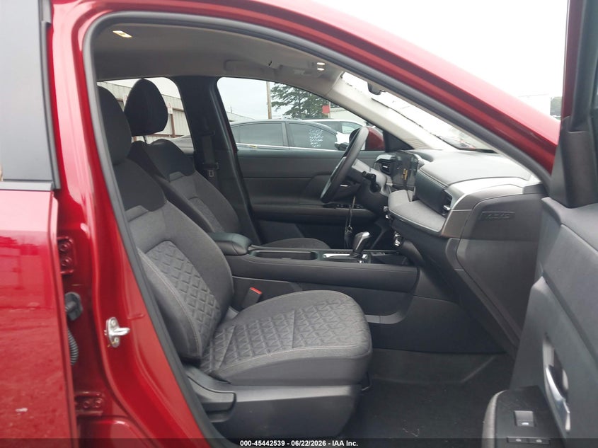 2025 NISSAN KICKS auction photo 5