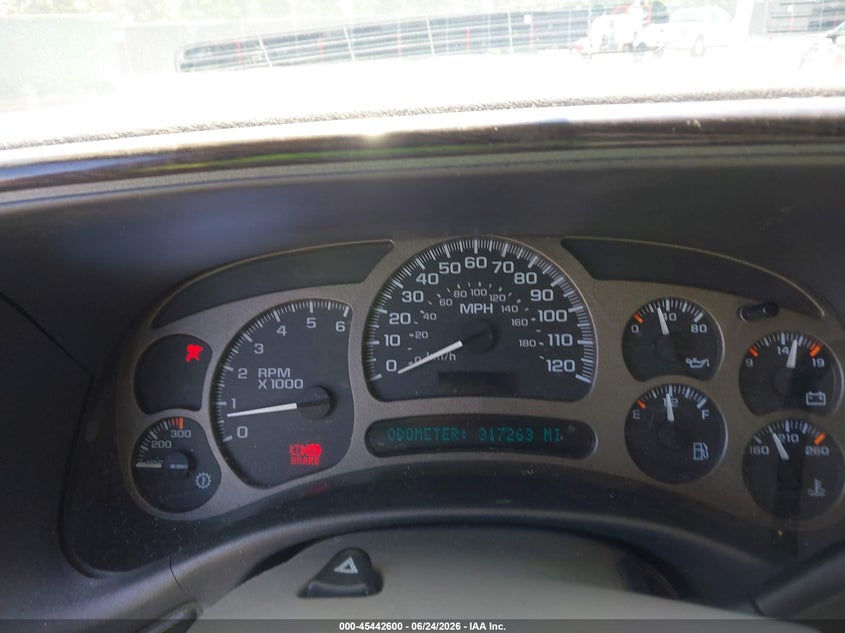 2005 GMC YUKON auction photo 7