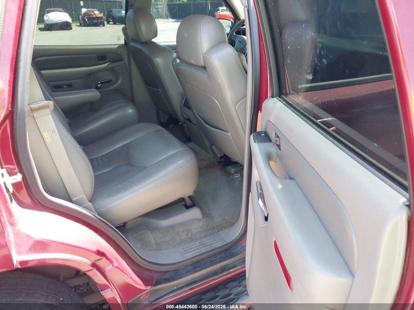 2005 GMC YUKON auction photo 8