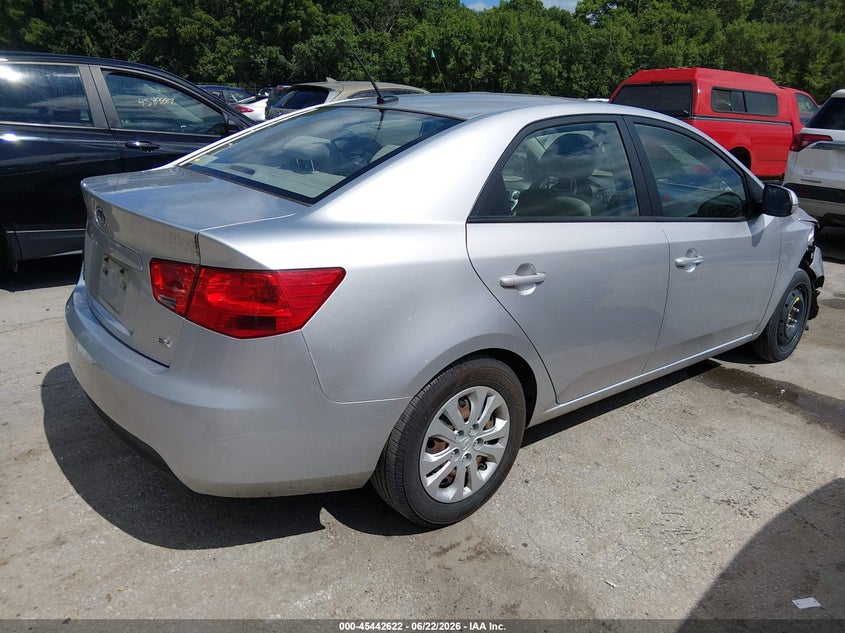 2013 KIA FORTE auction photo 4