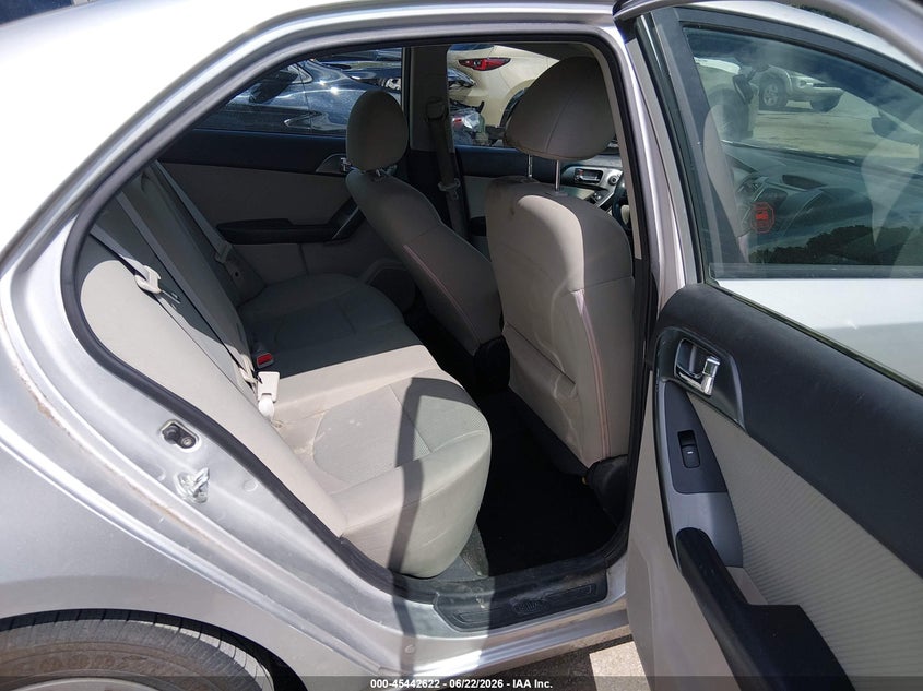 2013 KIA FORTE auction photo 8