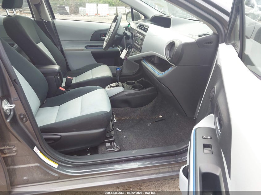 2012 TOYOTA PRIUS C auction photo 5