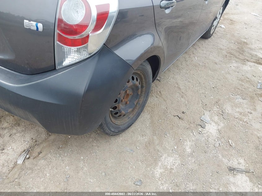 2012 TOYOTA PRIUS C auction photo 6