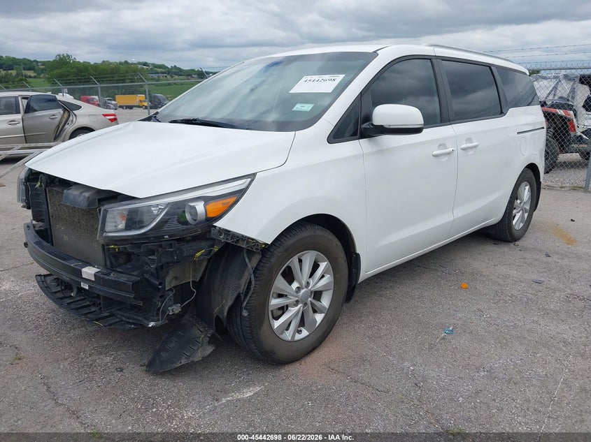 2017 KIA SEDONA auction photo 2