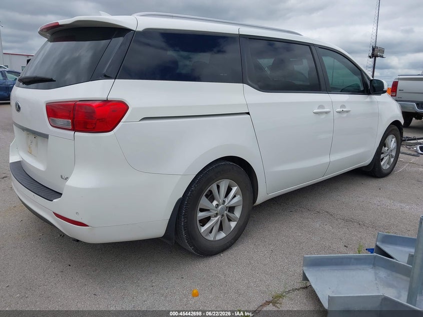 2017 KIA SEDONA auction photo 4