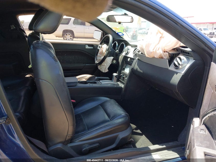 2009 FORD MUSTANG auction photo 5