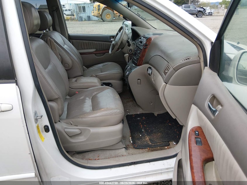 AtlanticExpress - Toyota Sienna