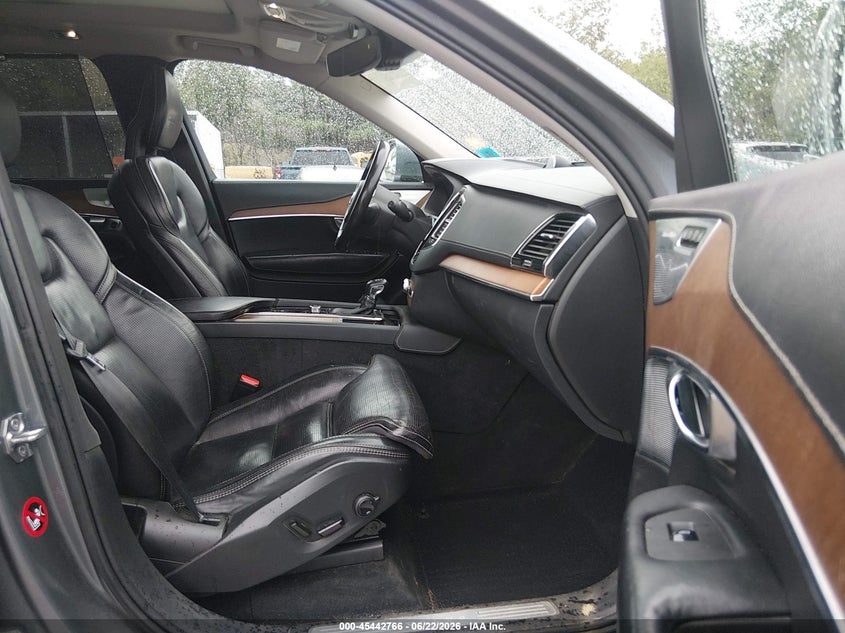 2018 VOLVO XC90 auction photo 5