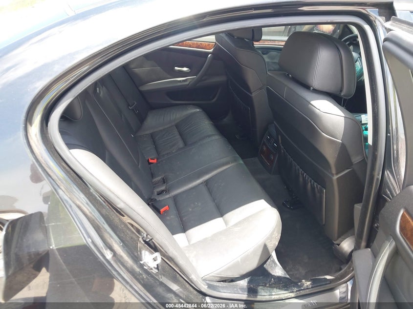 AtlanticExpress - BMW 5 Series