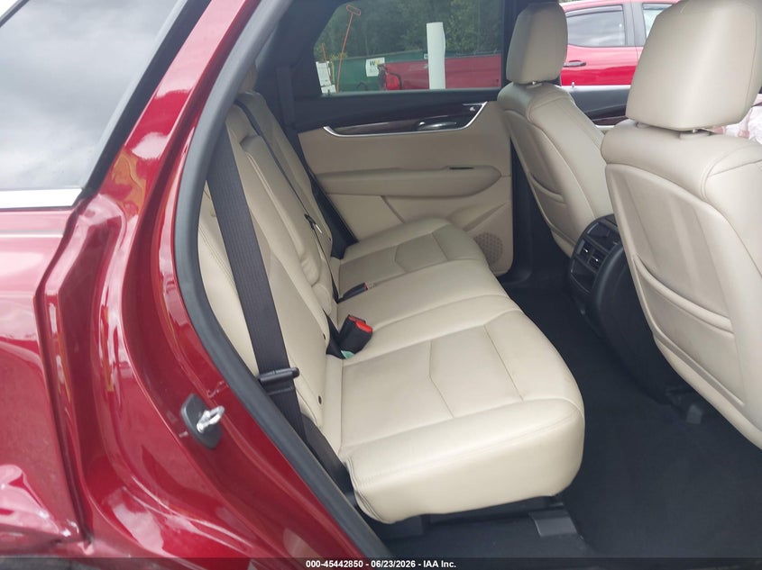 CADILLAC XT5 - zdjęcie 8