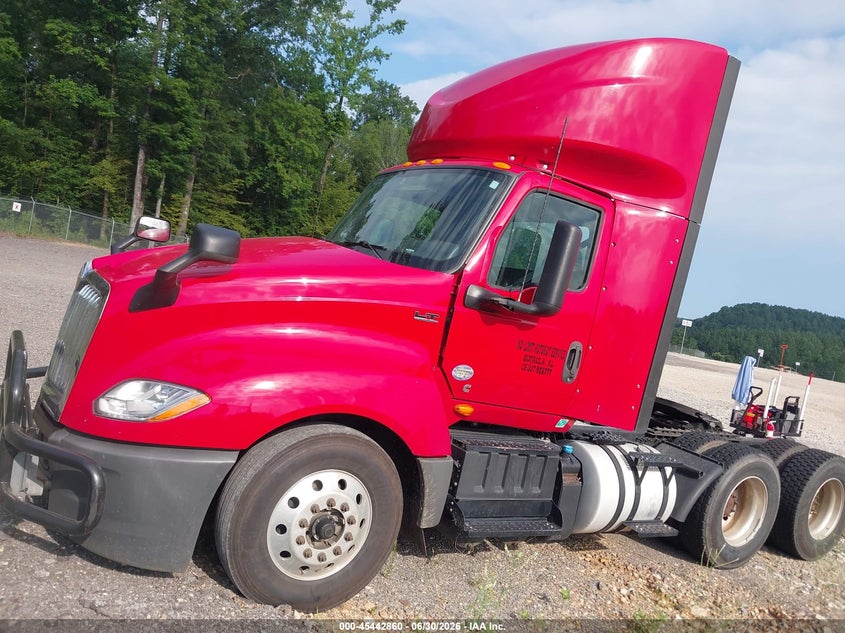 2020 INTERNATIONAL LT auction photo 2