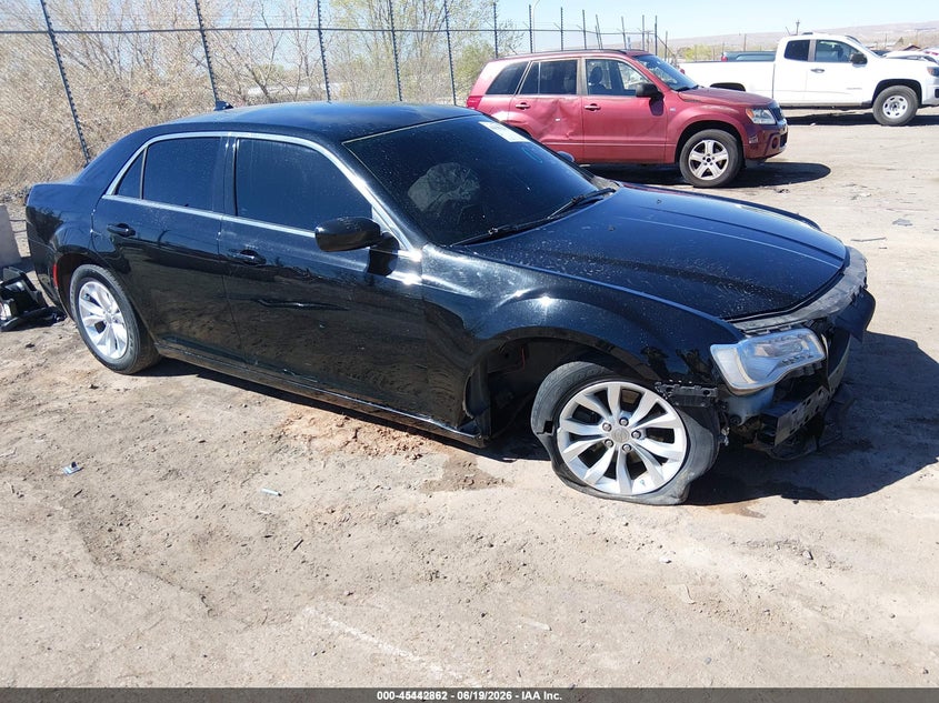Vin: 2c3ccaag0fh921889, lot: 45940971, chrysler 300 limited 2015 img_1