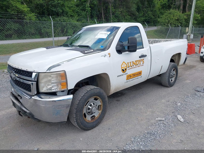 2011 CHEVROLET SILVERADO 2500HD auction photo 2