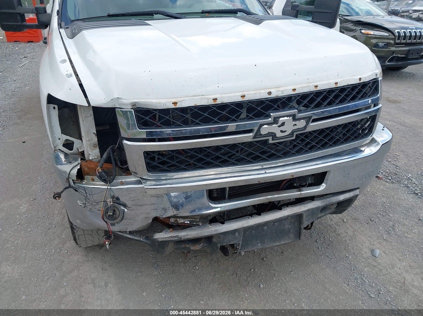2011 CHEVROLET SILVERADO 2500HD auction photo 6