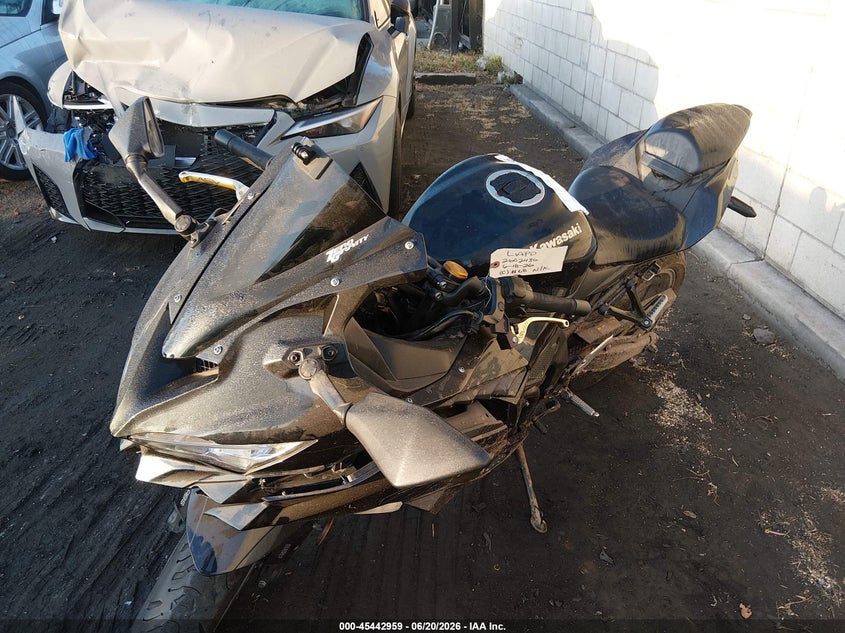 ML5ZXCS14RDA09961 2024 Kawasaki Zx400 S photo 1