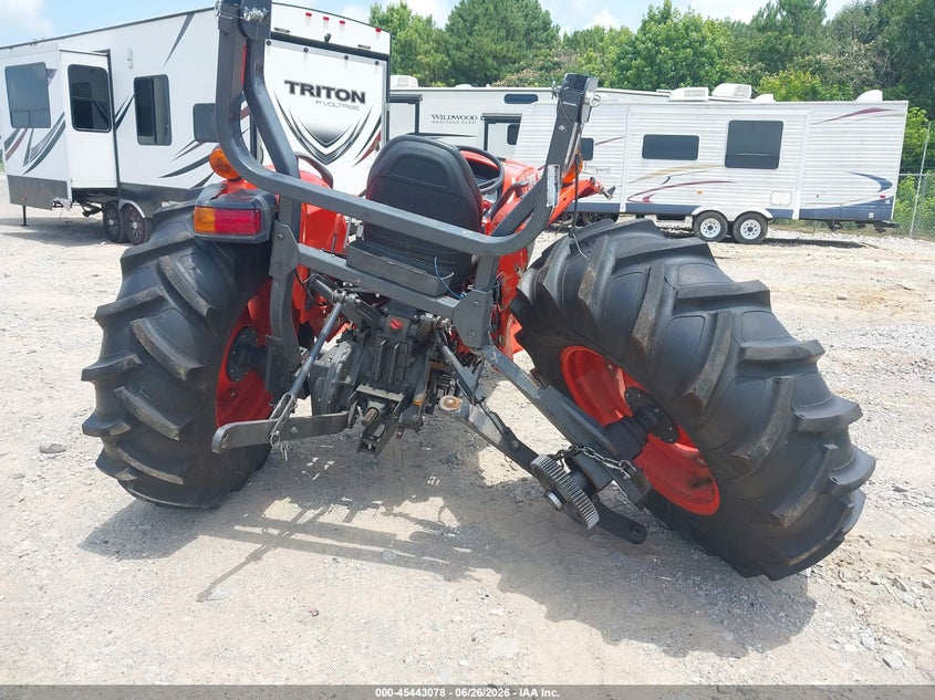 2015 KUBOTA TRACTOR auction photo 6