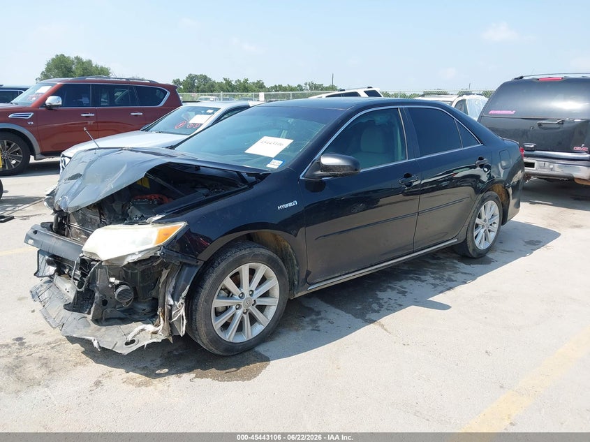 2013 TOYOTA CAMRY HYBRID auction photo 2