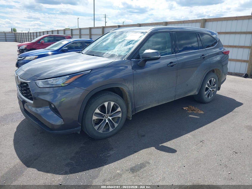 2020 TOYOTA HIGHLANDER auction photo 2