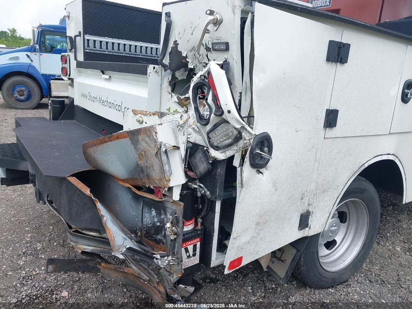 2024 Ram 5500 Chassis Tradesman/Slt/Laramie/Limited VIN: 3C7WRNFL4RG182182 Lot: 45443239