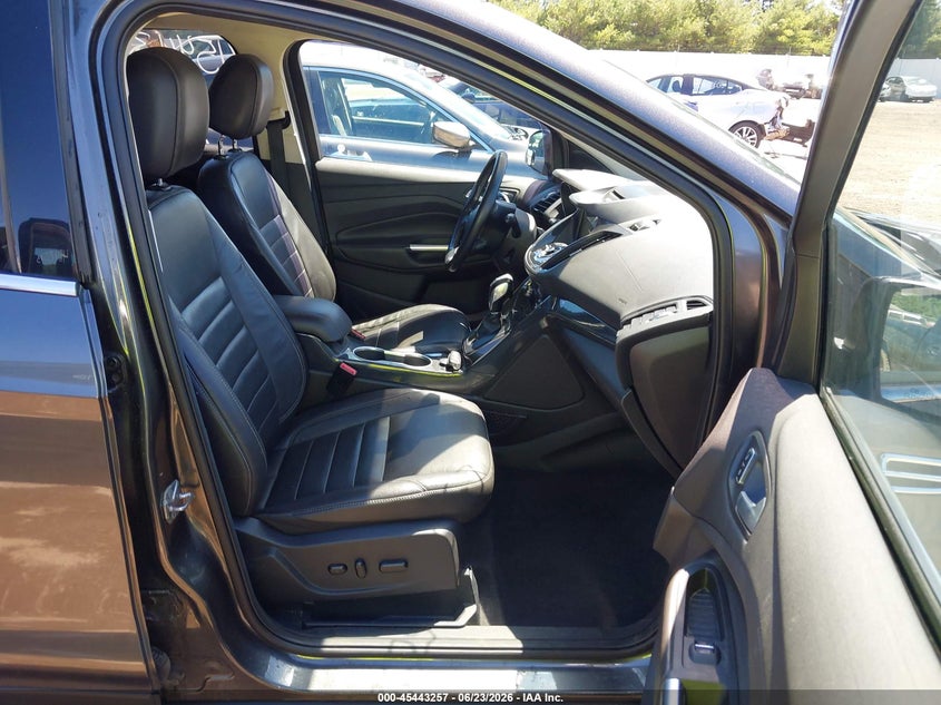 2016 FORD ESCAPE auction photo 5